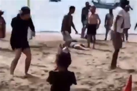 Mujer Muere Tras Ataque De Tibur N En Playas De Jalisco Su Hijo De