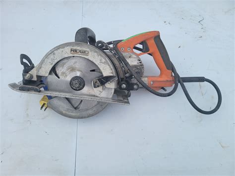 Rigid Thrucool 15 Amp 7 14 Worm Drive Circular Saw Co Z Auctions Yeg Inc