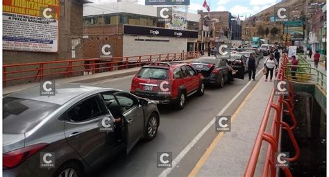 Carretera Central Congestionada Por La Cantidad De Turistas Que Han