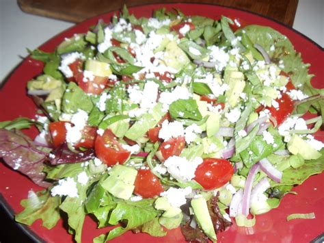 Sarah's Life in Food!: Summer Garden Salad with Balsamic Vinaigrette