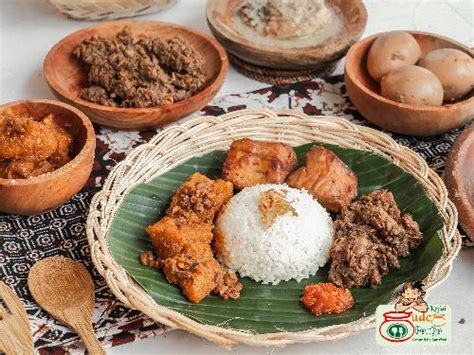 Daftar Harga Menu Delivery Kedai Gudeg Pontjo Surabaya Terbaru 2024