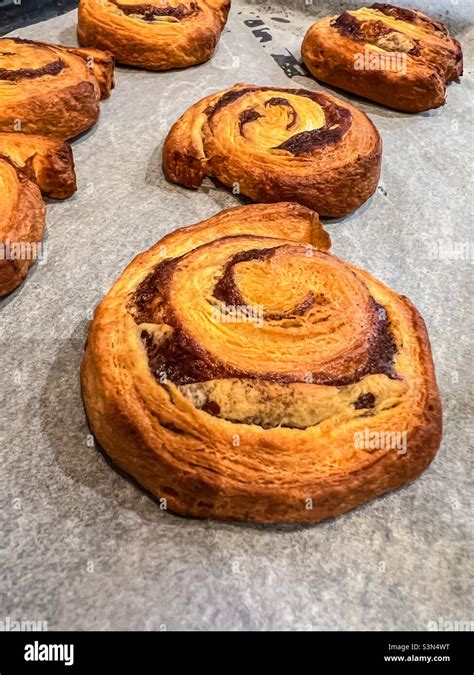 Cinnamon Rolls Hi Res Stock Photography And Images Alamy