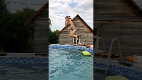 прыгаю в бассейн 😆 #рек #кайф #лето #тренды #прыжок #бассейн - YouTube