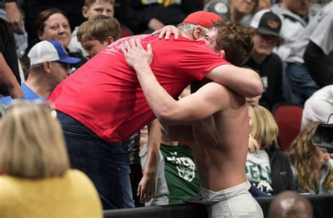 Iowa City's Ben Kueter finishes high school wrestling career undefeated ...