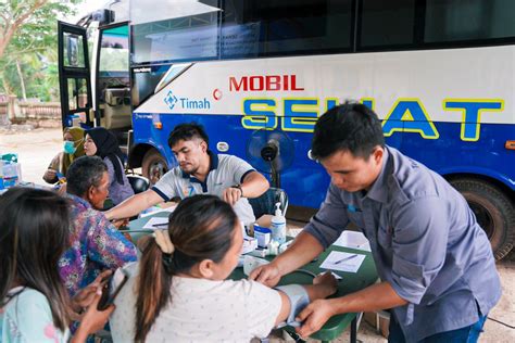 Warga Desa Rias Antusias Manfaatkan Layanan Berobat Gratis Di Mobil