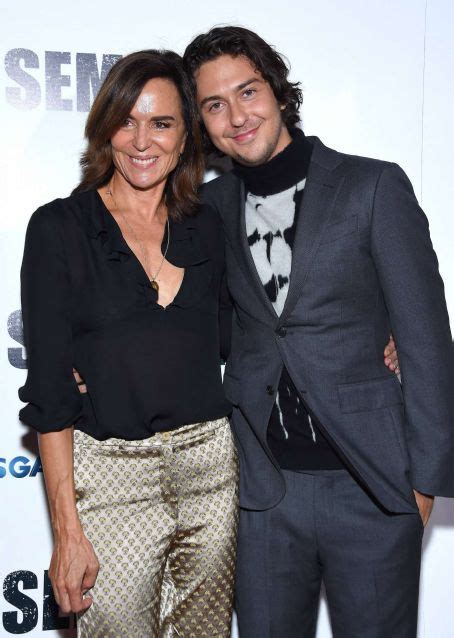 Who is Polly Draper dating? Polly Draper boyfriend, husband