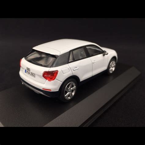 Audi Q2 2019 Glacier White 143 Iscale 5011602631