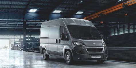 PEUGEOT E BOXER 440 L4 Van Guide