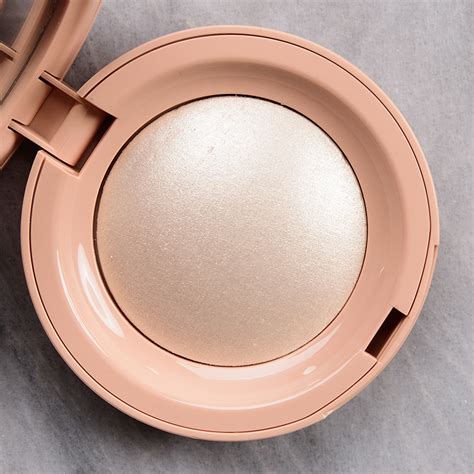 Rare Beauty Enlighten Positive Light Silky Touch Highlighter Review