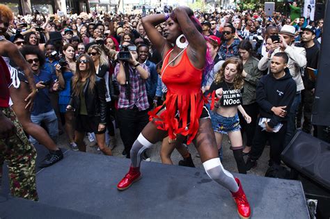 Gallery World Record Twerking Smashed In New York City Metro Uk