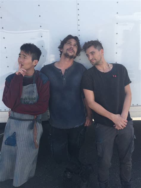 The 100 Showrunner Shares A Ton Of Bts Pics From Season 5 Photo 1130165 Photo Gallery