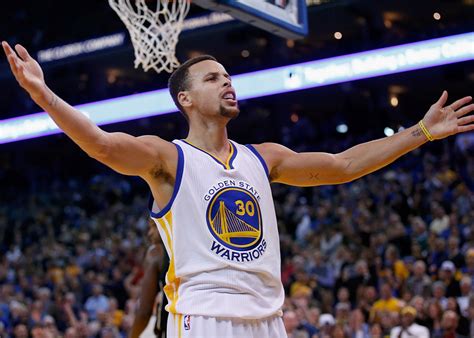 Steph Curry video highlights versus Phoenix Suns.