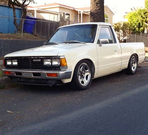 My Old 1985 Nissan 720 Cream Color Nissan Trucks Pick Up Nissan