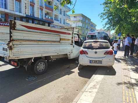 Diyarbak R Da Kazada Savrulan Kamyonet Park Halindeki Araca Arpt