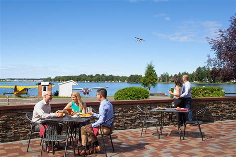 Anchorage restaurant | Dining at The Lakefront Anchorage