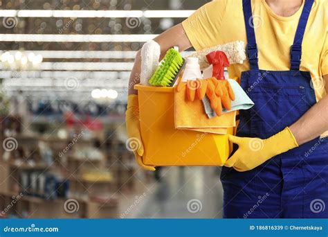 Mall Janitors