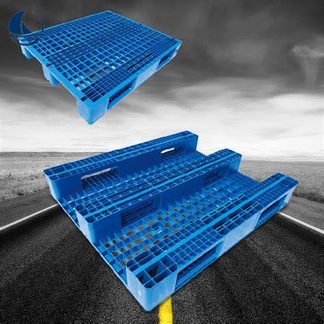 Flat Surface Blue Color Runners Plastic Pallet With Steel For Sale