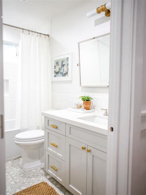 Transitional Bathrooms Pictures Ideas And Tips From Hgtv Hgtv