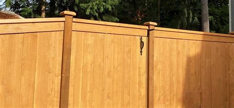 3 Best Fence Types To Withstand High Winds In 2023