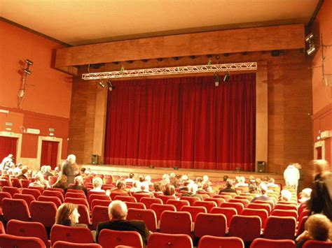 Il Teatro Puccini Diventa Proprieta Del Comune Controradio It