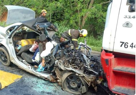 Imagens fortes Acidente na BR 101 mata cinco pessoas da mesma família