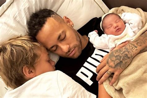 Neymar Encanta Internautas Momentos Fofos Dos Filhos Metr Poles