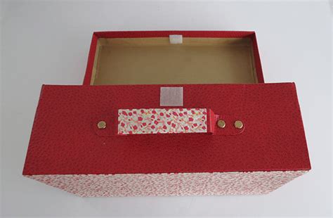 How To Make A Little Cardboard Suitcase Craft Projects Cardboard