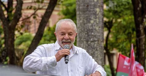 Lula manda novo recado e diz que BC é irresponsável ao aumentar taxa