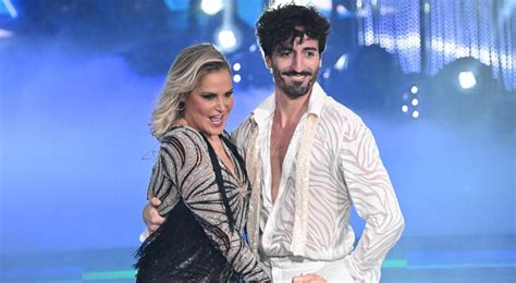 Samuel Peron Su Simona Ventura A Ballando Con Le Stelle Una Donna