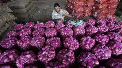 NCCF And NAFED Sell Onions From Buffer On E NAM Turnover Rises To Rs