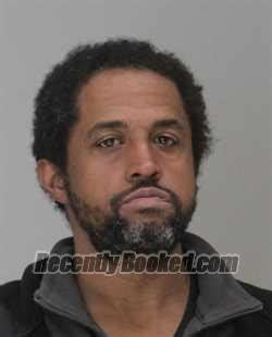 Recent Booking Mugshot For Dondrake Jackson In Dallas County Texas