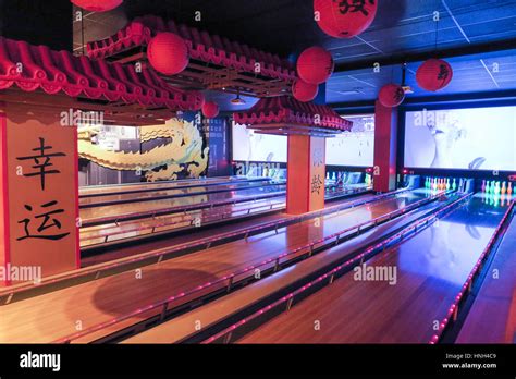 Bowlmor lanes bowling alley hi-res stock photography and images - Alamy