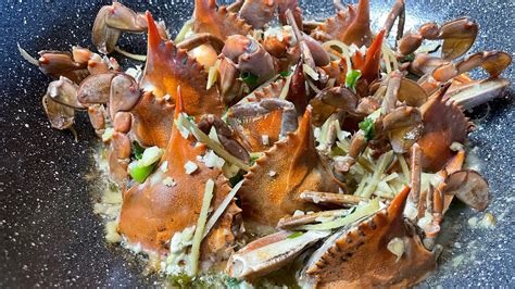 How to make Pan Fried Blue Crabs 薑蔥生煎藍蟹 Simple and delicious YouTube