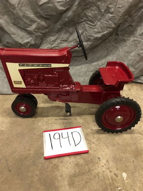 Lot Ih Farmall 806 Pedal Tractor
