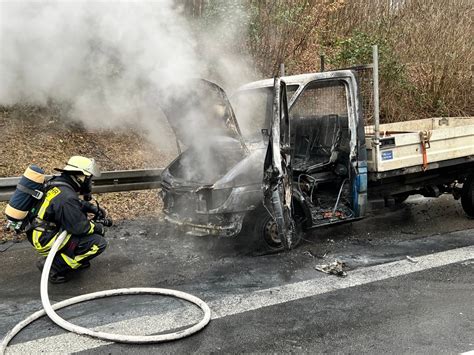 Fw Do Kleintransporter Brennt Auf Der Bab Presseportal