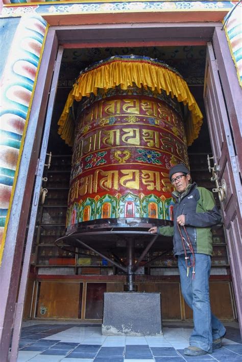 O Mosteiro Budista Tibetano De Jangchub Se Engasgando Perto De Pokhara