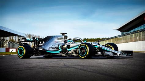 mercedes amg  car revealed laps silverstone