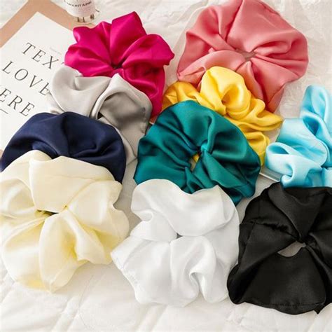 Kit Xuxinha Scrunchie Lacinho Para Cabelo Em Cetim Anti Frizz