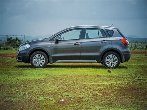 Maruti Suzuki S-Cross: Exterior Review Photo Gallery