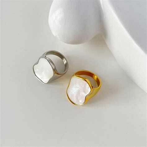 Buy Irregular Geometric Seashells Chunky Rings White Shell Stainless