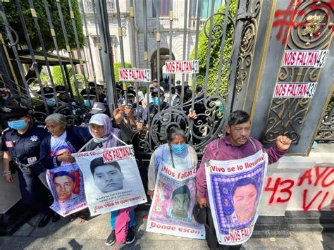 La Jornada Familiares De Los Protestan Frente A Gobernaci N