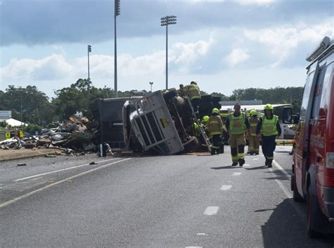 Driver Escapes Injury After Truck Rollover On Stadium Dr Daily Telegraph