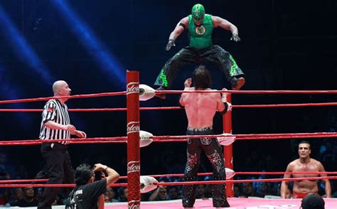 Rey Mysterio, el mejor del Mundial de Lucha Libre - Mediotiempo