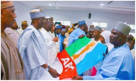 3 500 Pdp Nnpp Members Defect To Apc In Yobe Daily Post Nigeria