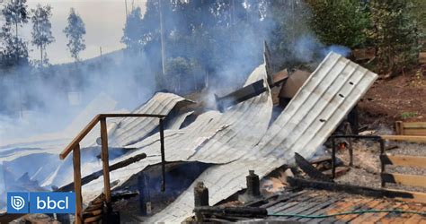 Una Casa Una Bodega Y Maquinaria Destruida Deja Ataque Incendiario En