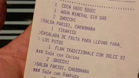 Fueron A Comer A Un Shopping Y Descubrieron Un Insulto Homofóbico En El