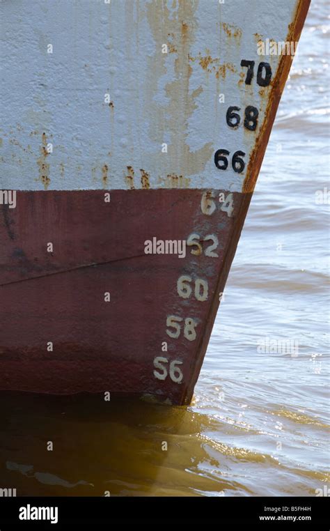 Alemania Hamburgo Buque Portacontenedores Rusted Hull Proyecto De