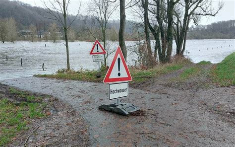 Rhein Sieg Kreis Hochwasser An Sieg Und Agger Deich In Eitorf Drohte