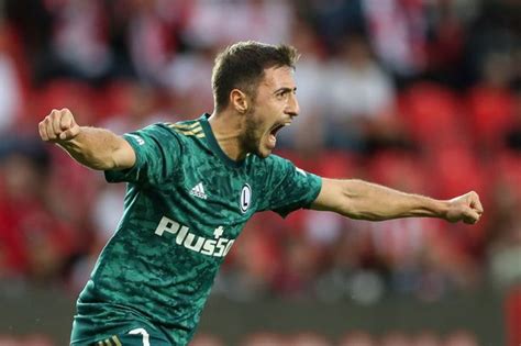 Josip Juranovic Suffers Pre Celtic Transfer Injury Fright As Legia