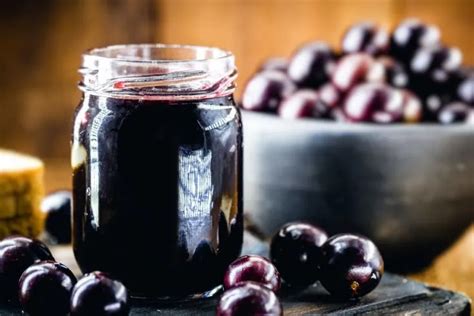 Homemade Grape Jelly Recipe - Made With Fresh Grapes or Juice